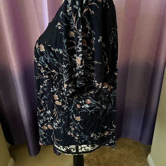 Lucky Brand Top Size Large - Picture 2 of 4